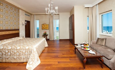 Superior Pool Grand Suite