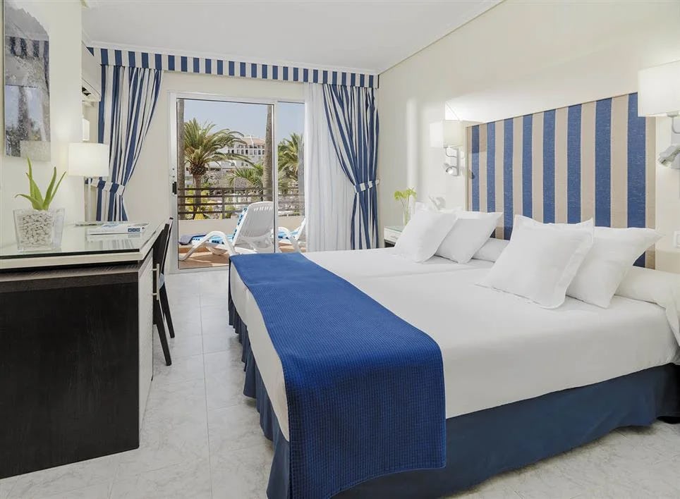 Privilege Family Room