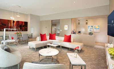 GRAND FINALE SUITE-1 KING HEARING ACCESSIBLE