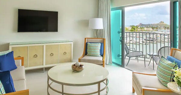 harbor-club-st-lucia-curio-collection-by-hilton-one-bedroom-captain-suite-02_10736