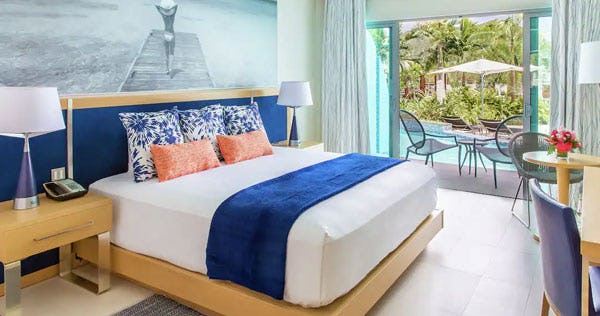 harbor-club-st-lucia-curio-collection-by-hilton-swim-up-room_10736