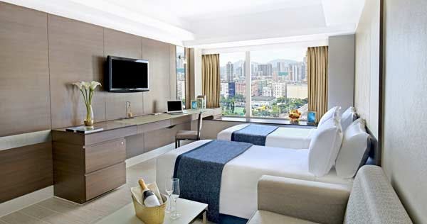 harbour-plaza-8-degrees-deluxe-room-01_966