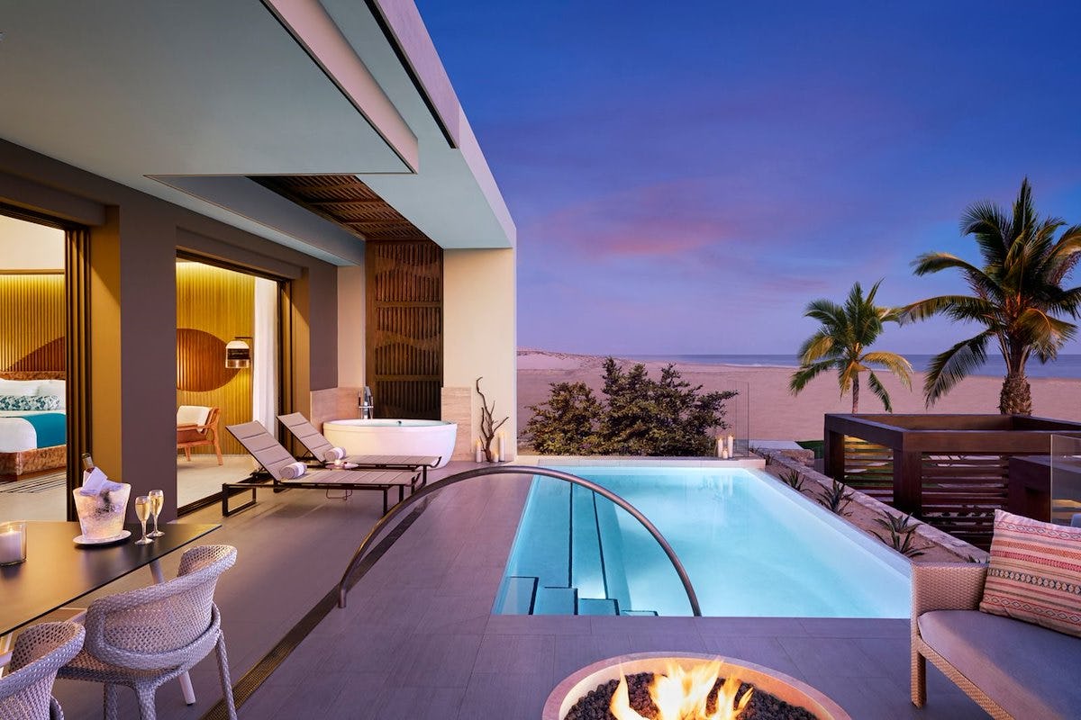 ROCK SUITE SWIM-UP OCEAN FRONT