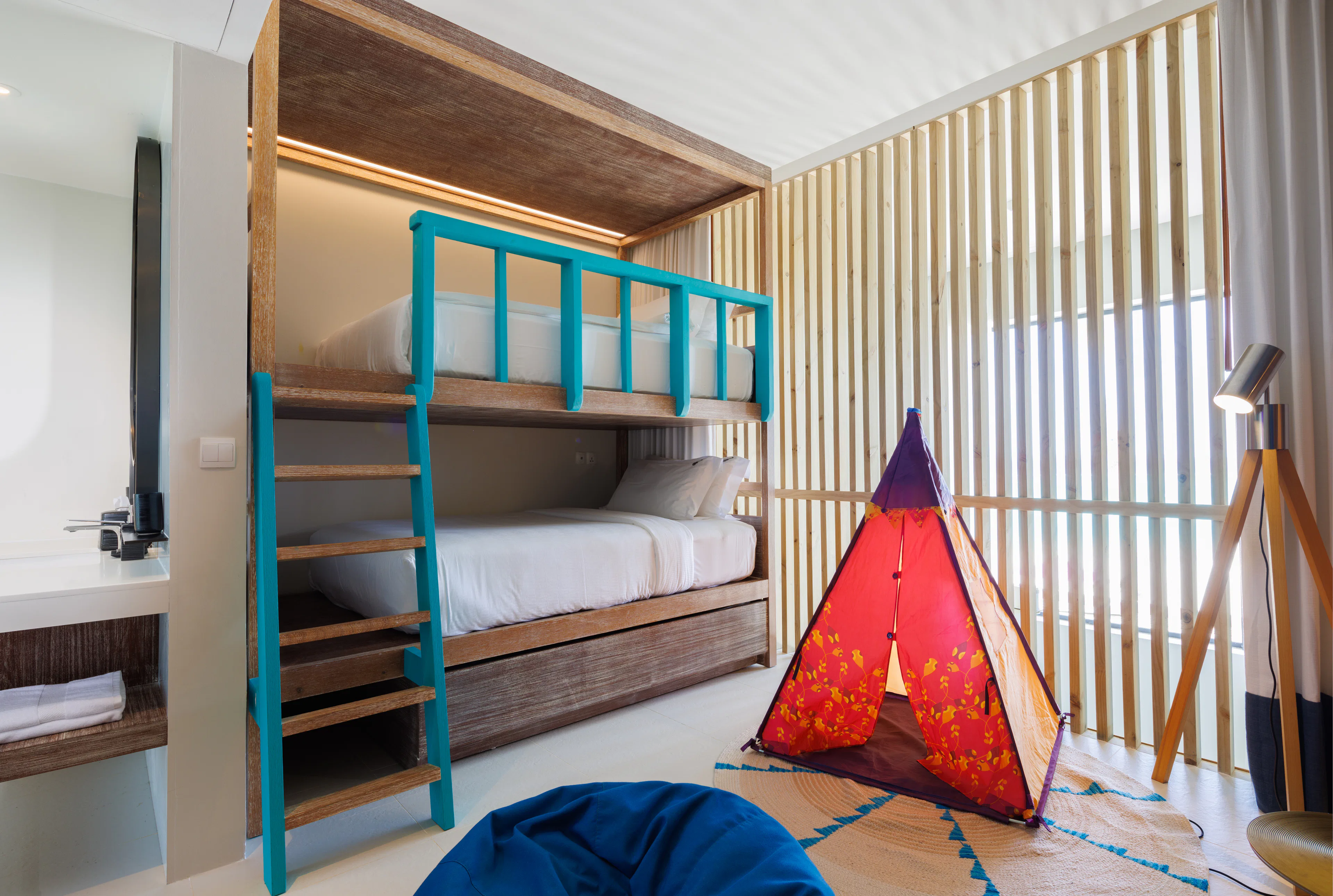 SILVER FAMILY SUITE (DUPLEX, 2 BEDROOM)