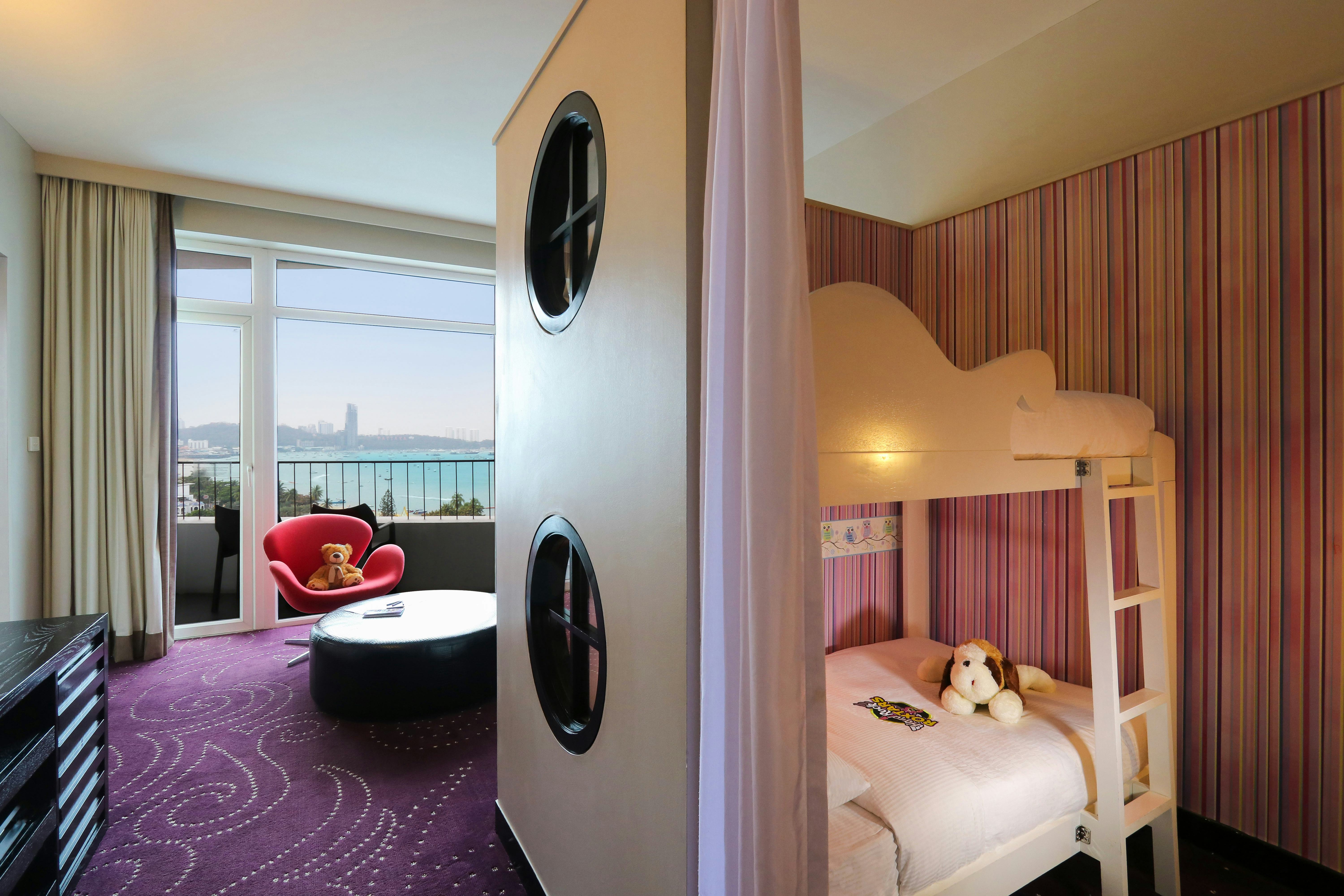 ROXTARS FAMILY SUITE SEA VIEW ROOM