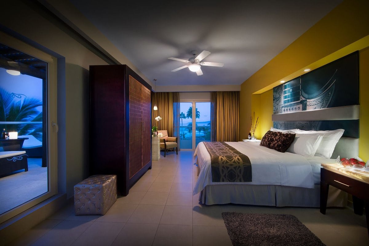 ROCK SUITE OCEAN VIEW (TWO BEDROOM) WITH TELEPHONE CONCIERGE