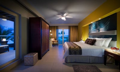 ROCK SUITE OCEAN VIEW (TWO BEDROOM) WITH TELEPHONE CONCIERGE