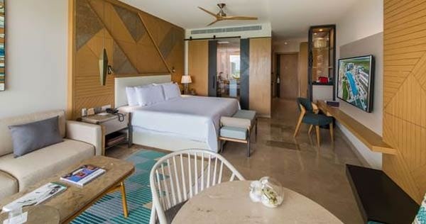 haven-riviera-cancun-resort-and-spa-junior-suite-partial-ocean-view-01_11418