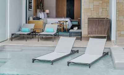 Junior Suite Swim-Out Partial Ocean View