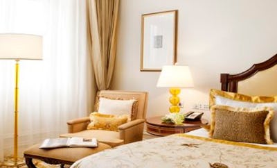 EXECUTIVE SUITE ONE BEDROOM CITY VIEW