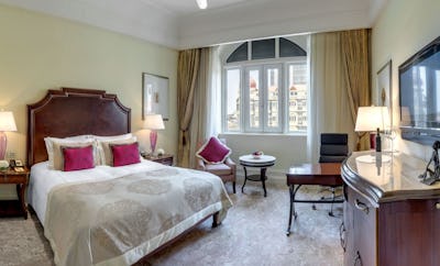 LUXURY GRANDE ROOM CITY VIEW KING BED