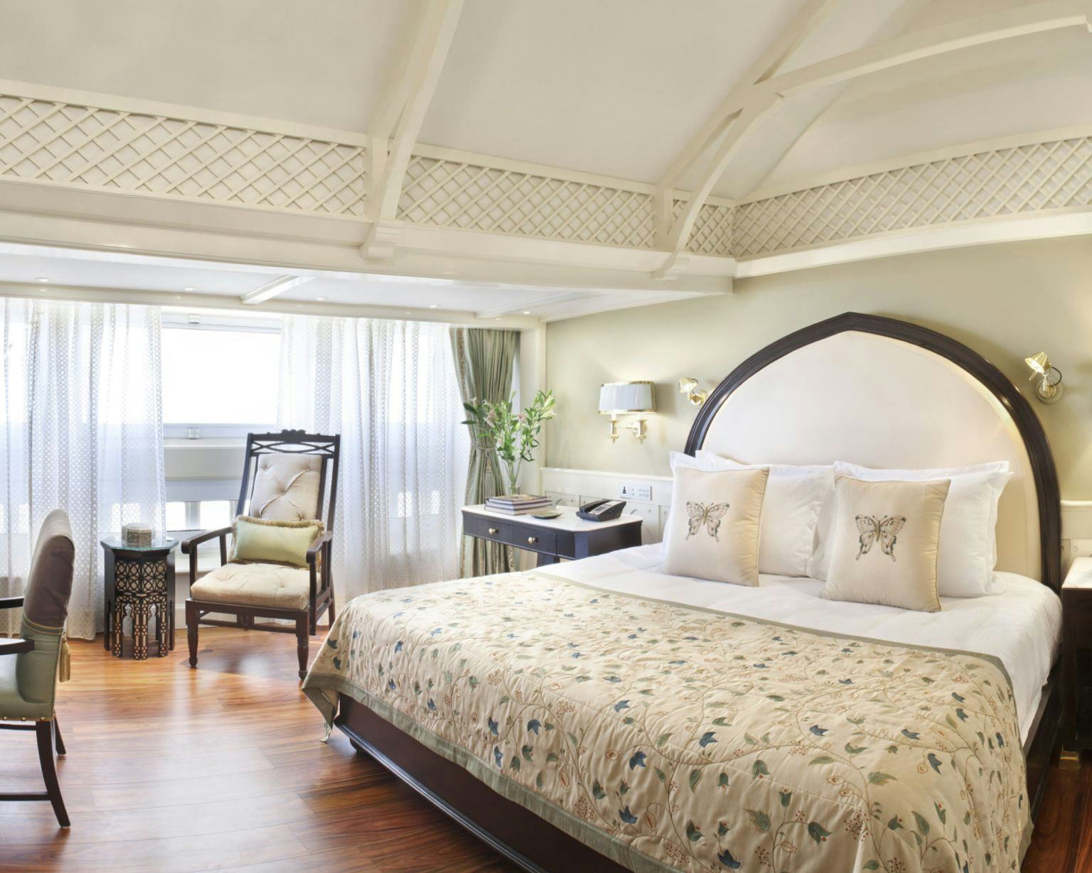 TAJ CLUB ROOM CITY VIEW KING BED