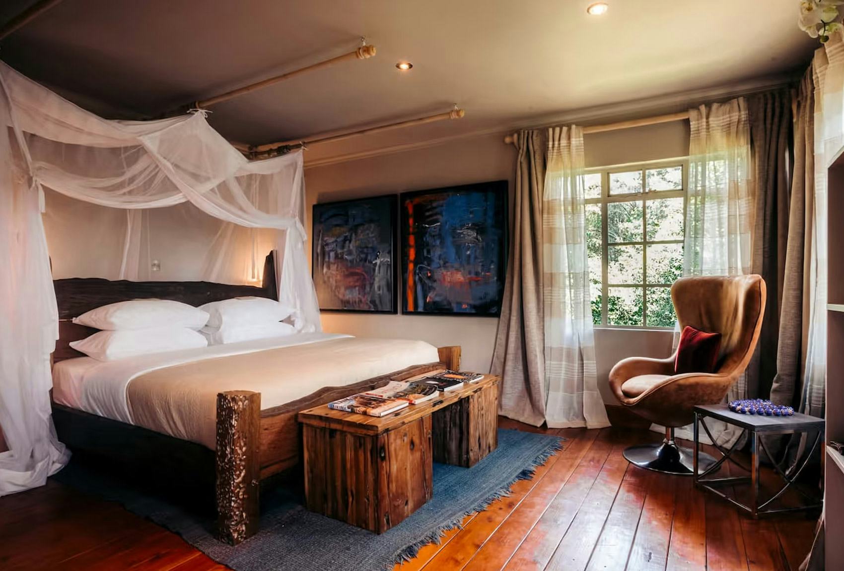 hemingways-eden-kenya-forest-view-bedroom_12298