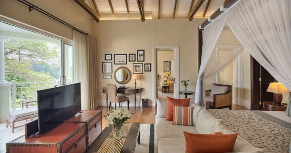 hemingways-nairobi-kenya-the-blixen-suite_9988