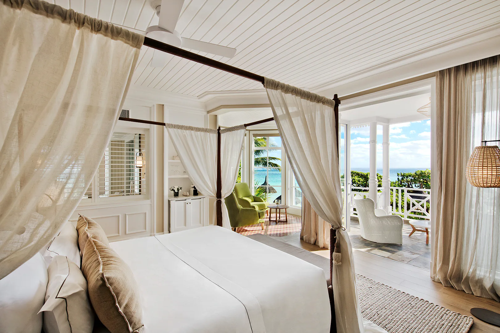 heritage-le-telfair-golf-and-wellness-resort-mauritius-junior-suite-beachfront-adult-only-01_232