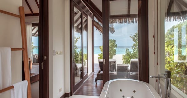 heritance-aarah-maldives-family-pool-beach-villa-03_10068