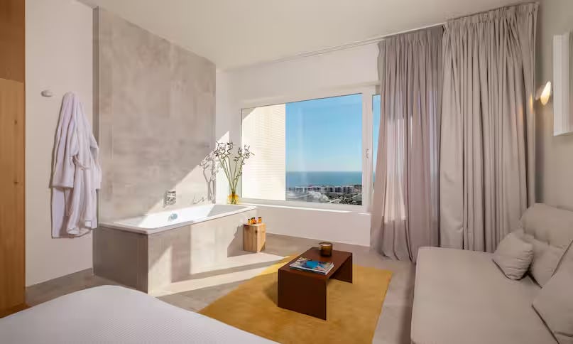 KING LEIRO SKY SUITE