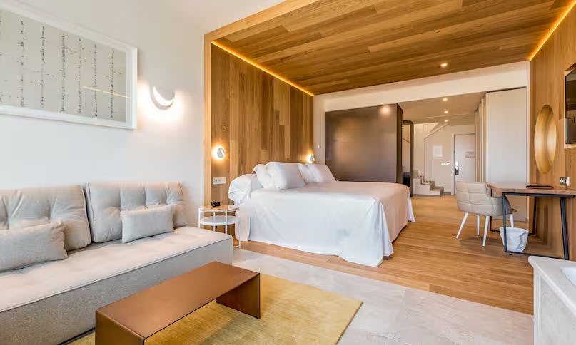 KING LEIRO SKY SUITE