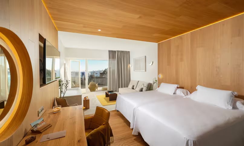 TWIN LEIRO SUITE WITH PARTIAL SEAVIEW