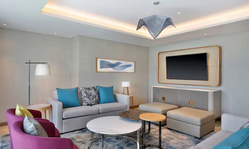 hilton-abu-dhabi-yas-island-ambassador-suite-theme-park-access_10942
