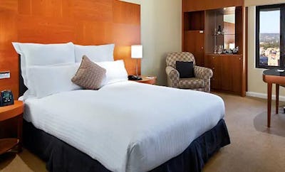 King Hilton Deluxe Plus