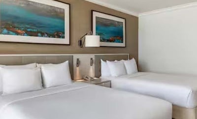 BAY VIEW 2 DOUBLE BEDS WITH BALCONY