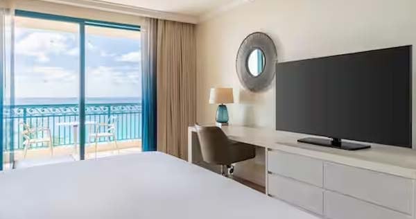 hilton-barbados-resort-ocean-view-1-king-bed-with-balcony_4881
