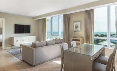 1 King 1 Bedroom Suite Partial Ocean View