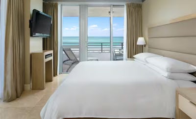 1 King Bedroom Suite Oceanfront Large Balcony