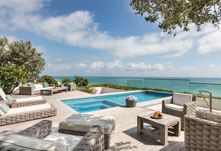 2 Bdrm Oceanfront Penthouse Rooftop Pool