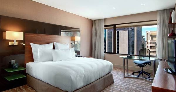 King Hilton Deluxe Room: