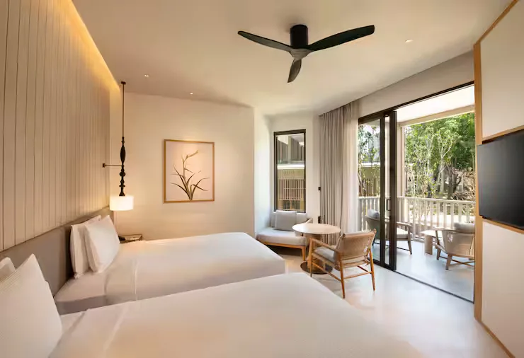 hilton-burau-bay-langkawi-resort-twin-guest-room-with-balcony-01_13799
