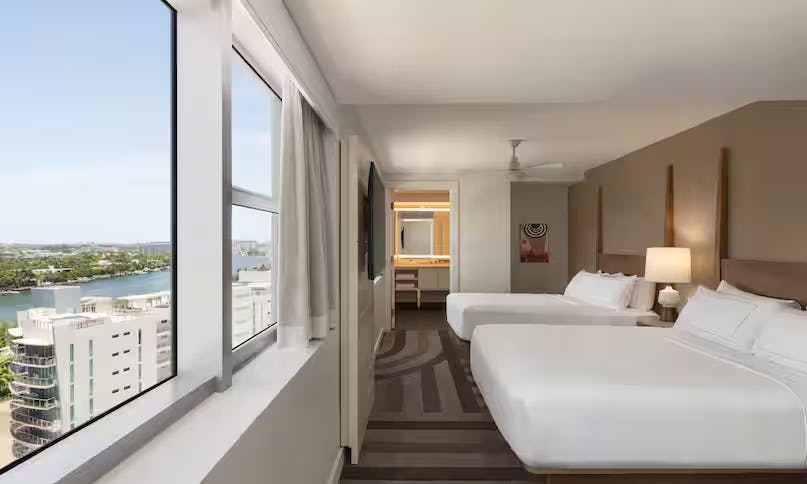 2 Queen Beds 1 Bedroom Suite Sofabed