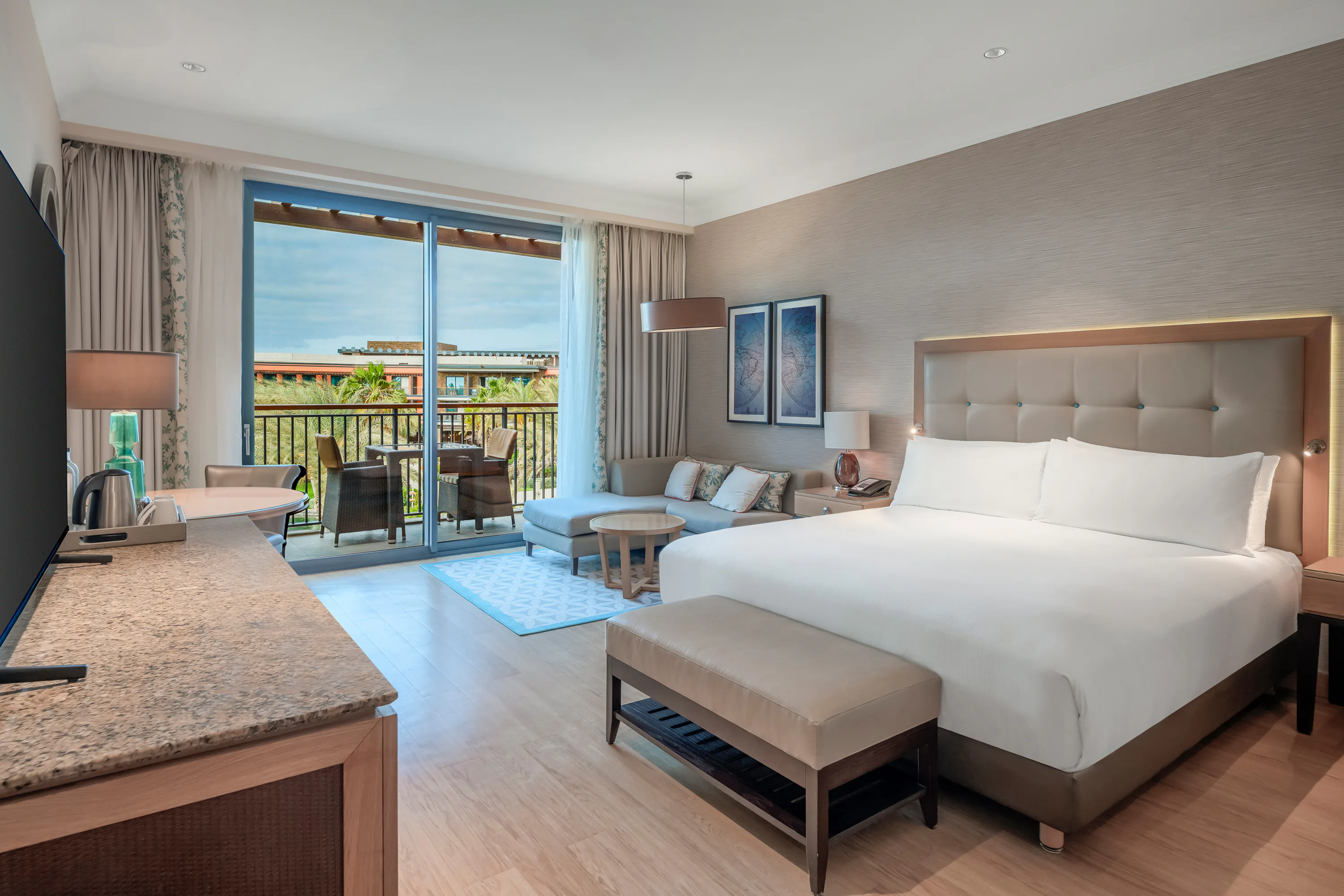 hilton-cabo-verde-sal-resort-cape-verde-africa-king-deluxe-room-with-pool-view-01_12502