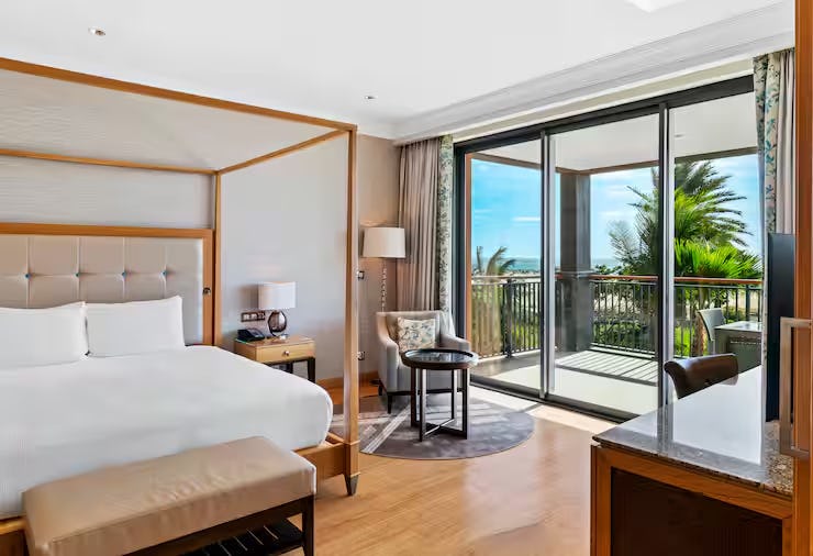 King Deluxe Suite with Pool and Ocean View