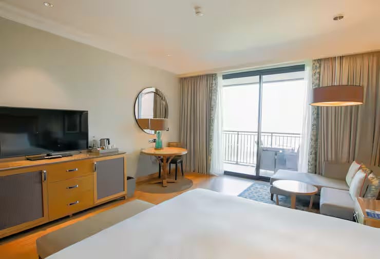 King Superior Room Partial Sea View