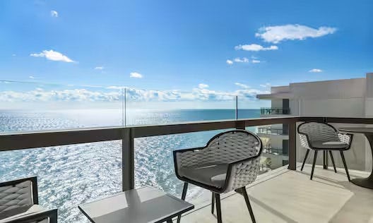 Ocean Front Corner One King Guestroom