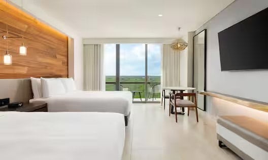 Tropical View Two Queen Beds Guestroom