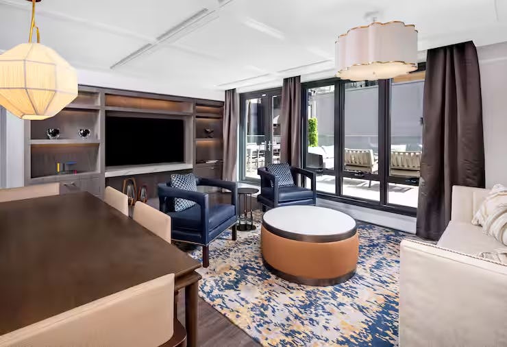 1 Bdrm 1 King Penthouse Suite Deluxe Plus