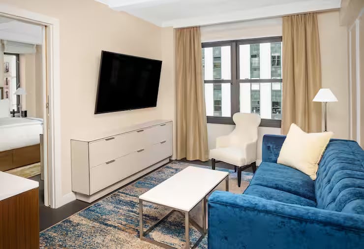 1 Bedroom King Suite with Sofabed