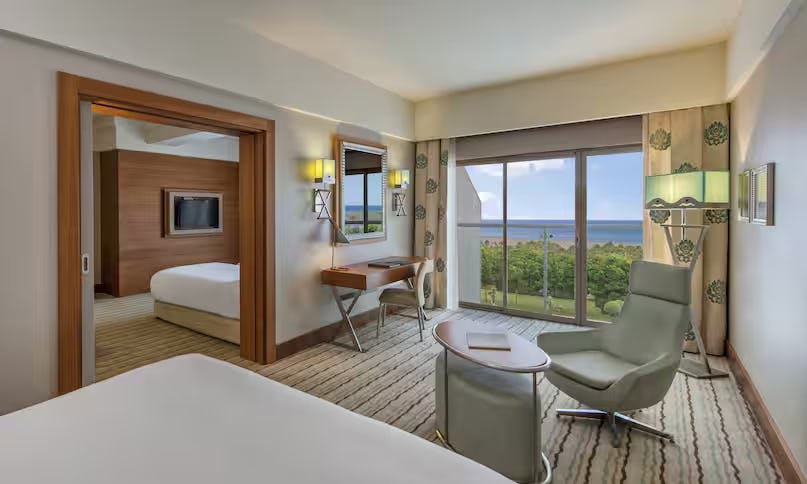 Family Room Pool Access with Sea View