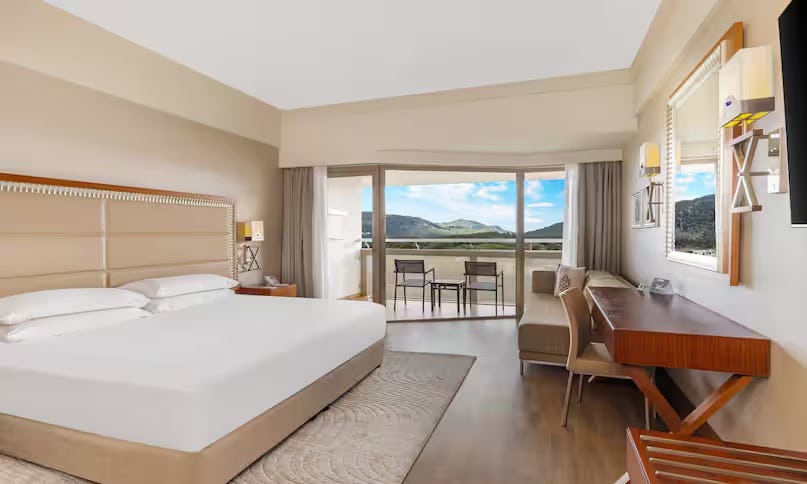 Family Room with Garden View