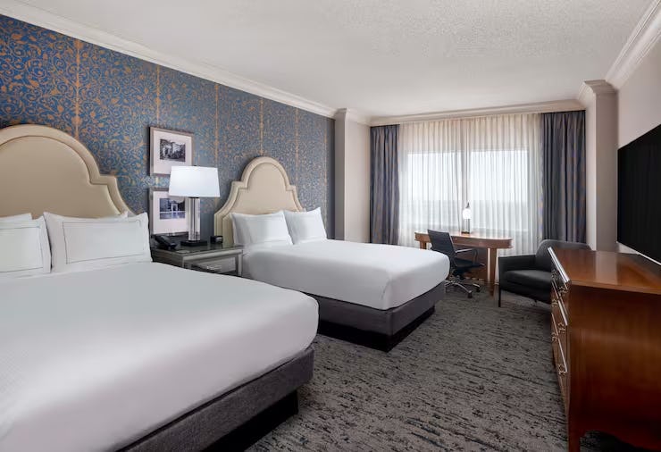 hilton-dallas-lincoln-centre-2-queen-beds-deluxe-room_5726