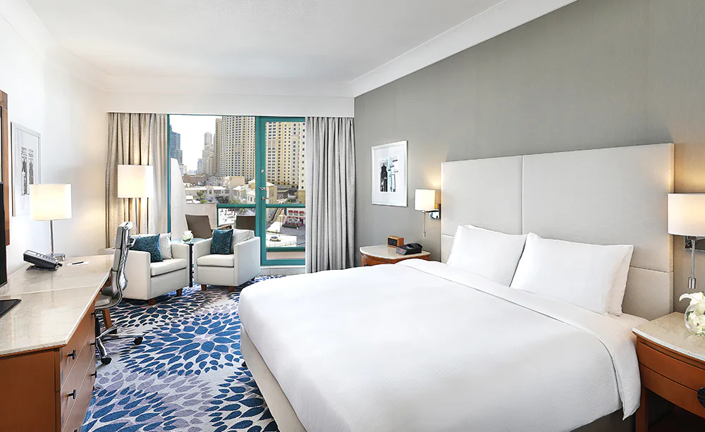 hilton-dubai-jumeirah-king-deluxe-room_13