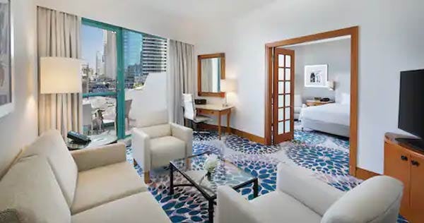 hilton-dubai-jumeirah-king-one-bedroom-family-suite-01_13