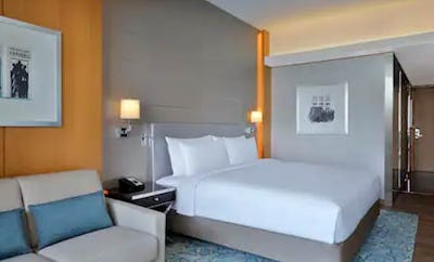 King Guest Room With Balcony