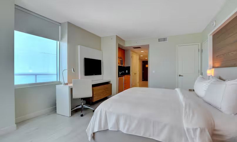 Ocean View Studio Suite 1 King Bed
