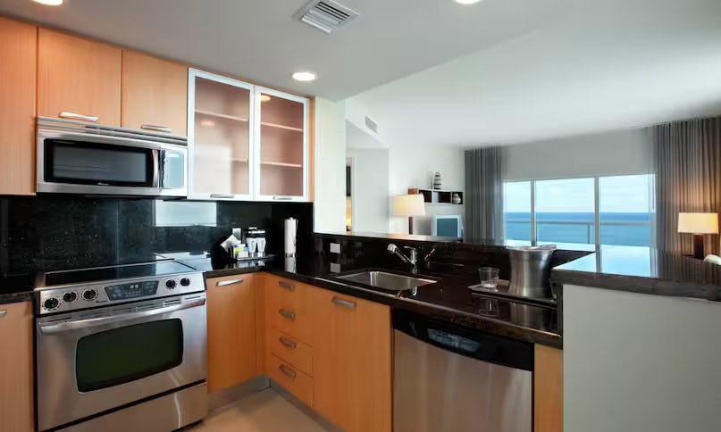 Ocean View Suite 2 Bedroom Full Kitchen