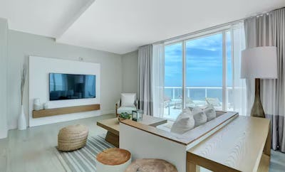 Oceanfront 2 Bedroom Suite W King Beds
