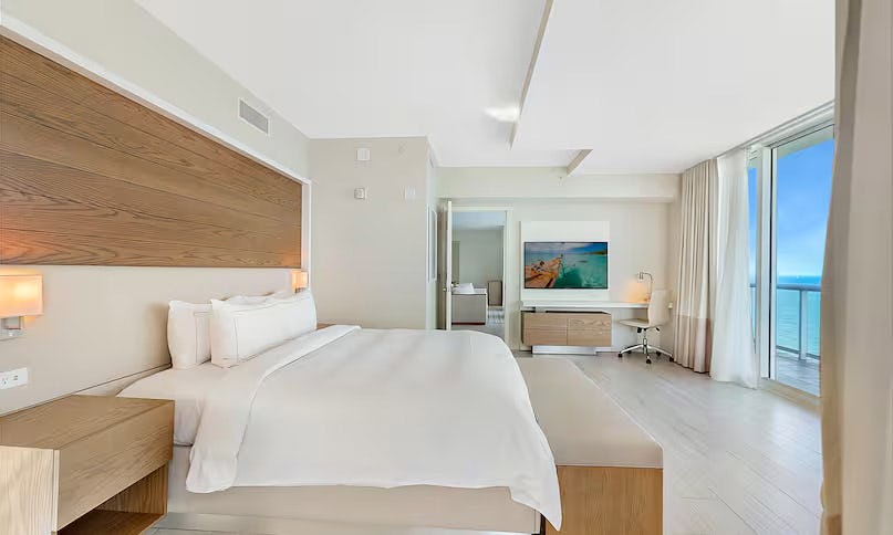 Oceanfront Penthouse - 2 Bdrms with King Bed